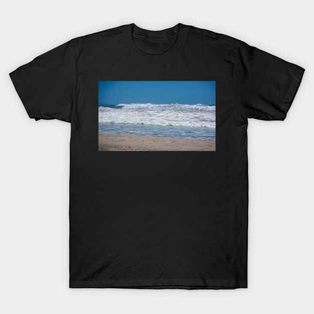 Main Beach. T-Shirt by sma1050